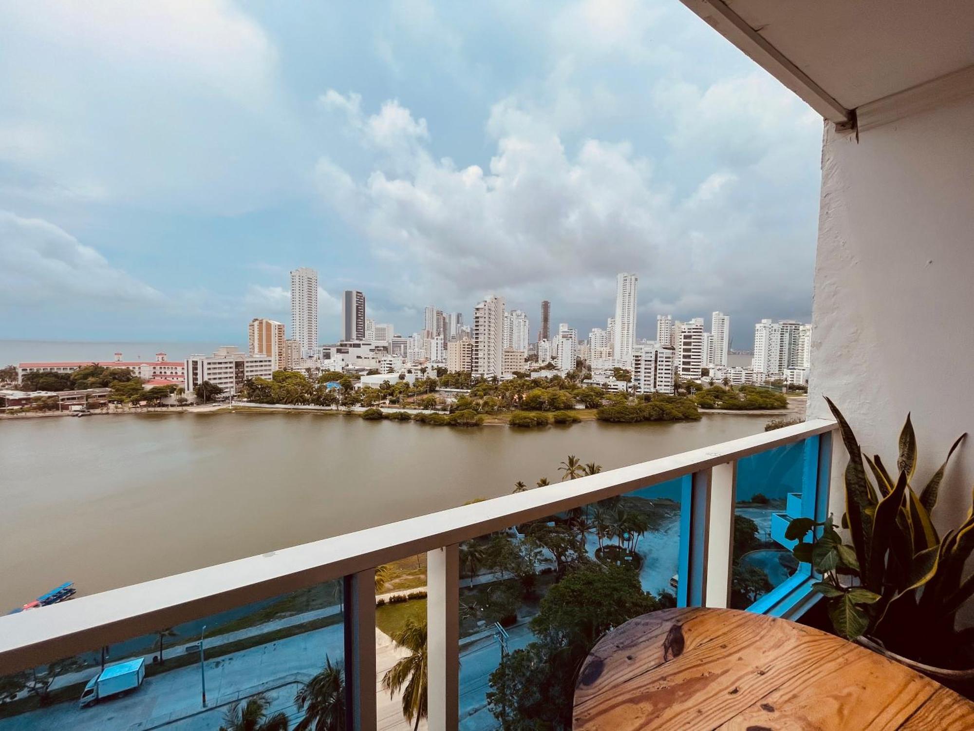 Apto Estudio Piso 12 Frente A La Playa *